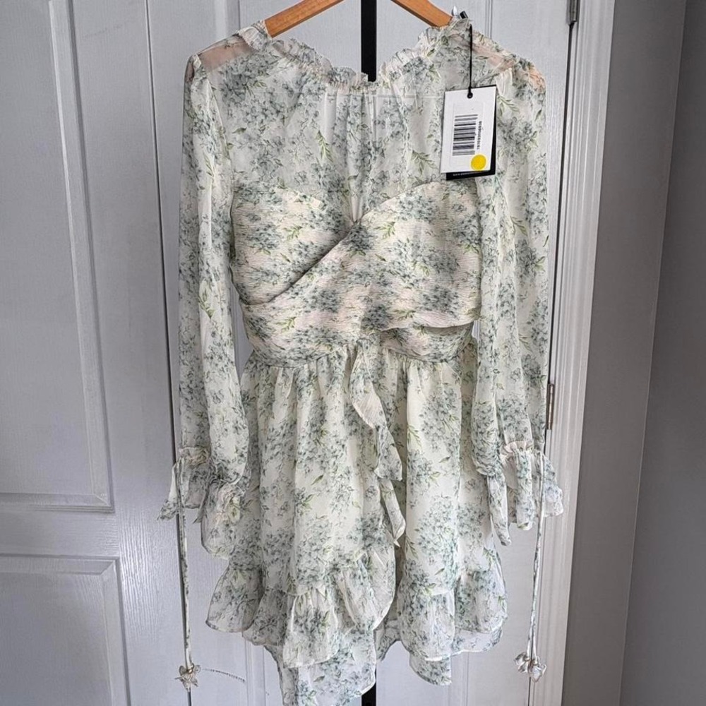 Green and white‎ floral mini dress